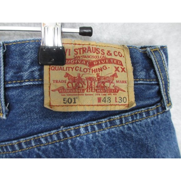Levis 501 Men's Jeans Straight Leg Button Fly Size 48 x 30 Medium Wash - Picture 8 of 8